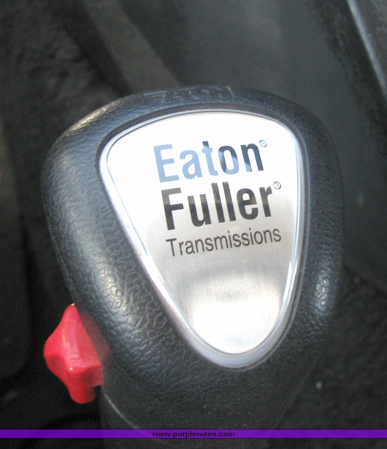 image for item 3973 1987 Ford High Tilt CLT9000 semi tractor