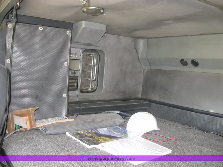 image for item 3973 1987 Ford High Tilt CLT9000 semi tractor