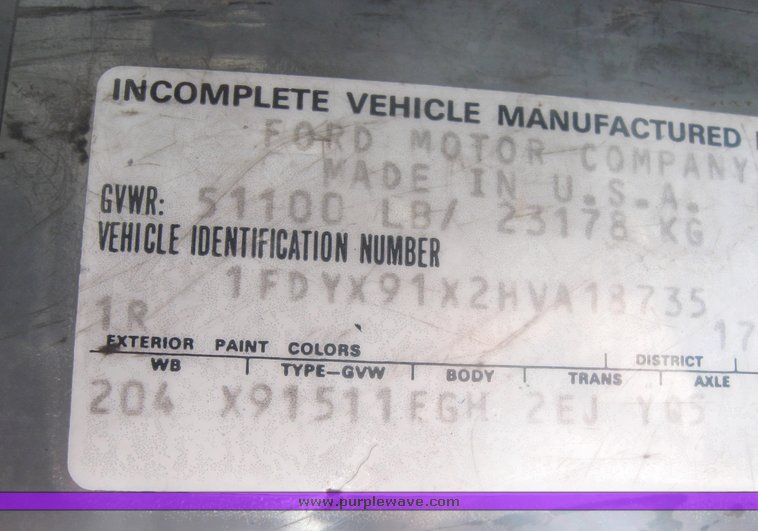 image for item 3973 1987 Ford High Tilt CLT9000 semi tractor