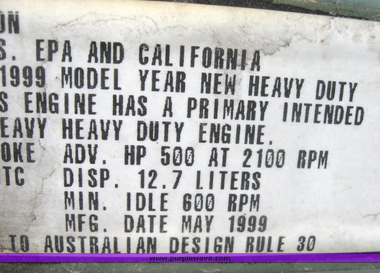 image for item 3977 2000 Volvo VNL64T610 semi tractor