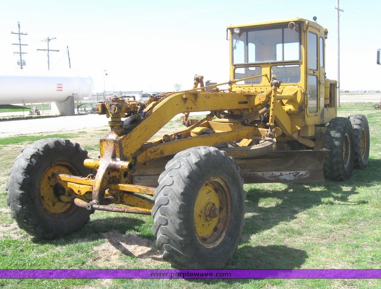 image for item 3978 1955 Caterpillar 12T motor grader