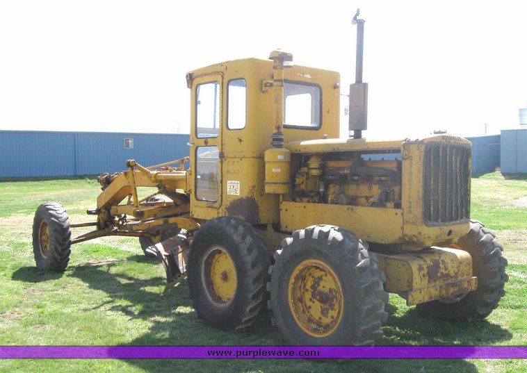 image for item 3978 1955 Caterpillar 12T motor grader