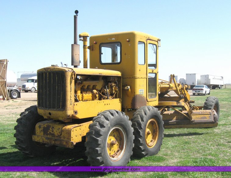 image for item 3978 1955 Caterpillar 12T motor grader