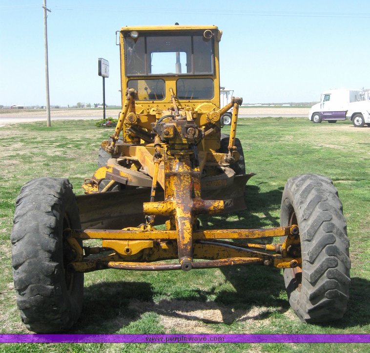 image for item 3978 1955 Caterpillar 12T motor grader