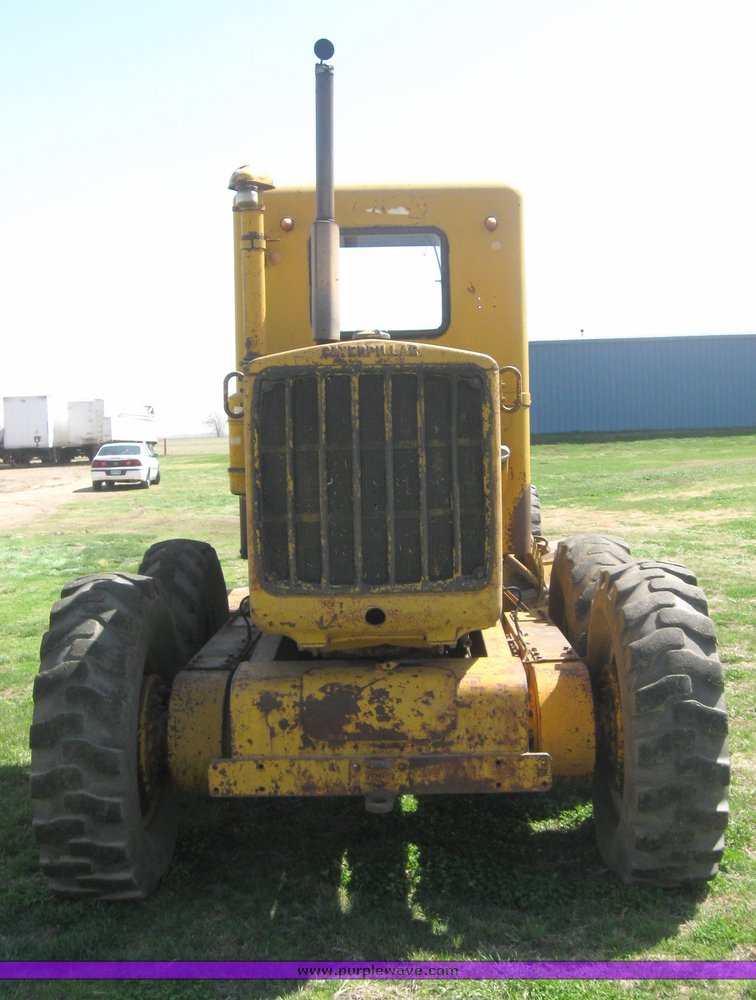 image for item 3978 1955 Caterpillar 12T motor grader