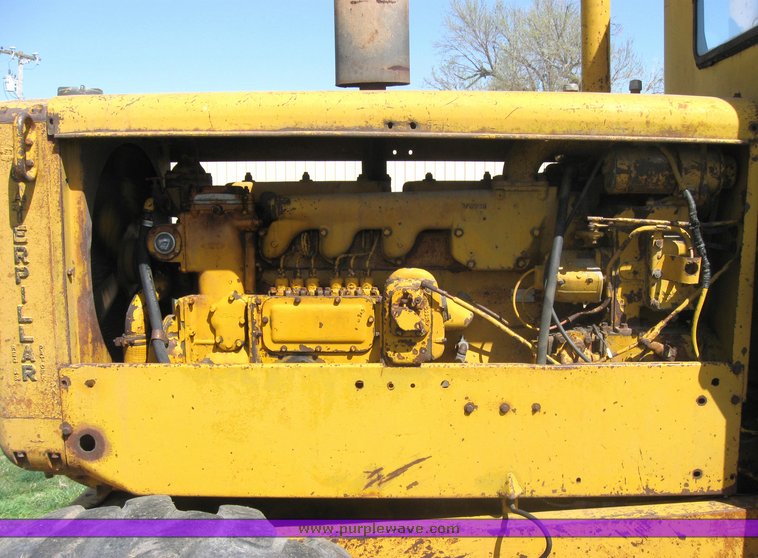 image for item 3978 1955 Caterpillar 12T motor grader