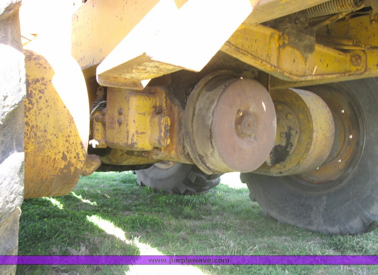 image for item 3978 1955 Caterpillar 12T motor grader