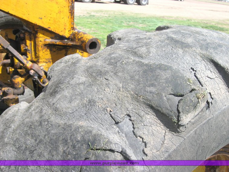 image for item 3978 1955 Caterpillar 12T motor grader