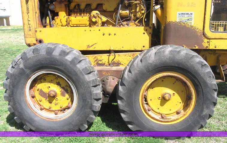 image for item 3978 1955 Caterpillar 12T motor grader