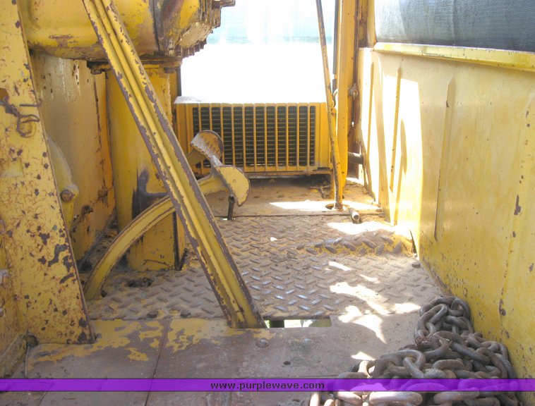 image for item 3978 1955 Caterpillar 12T motor grader