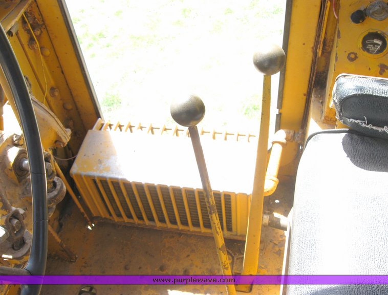 image for item 3978 1955 Caterpillar 12T motor grader