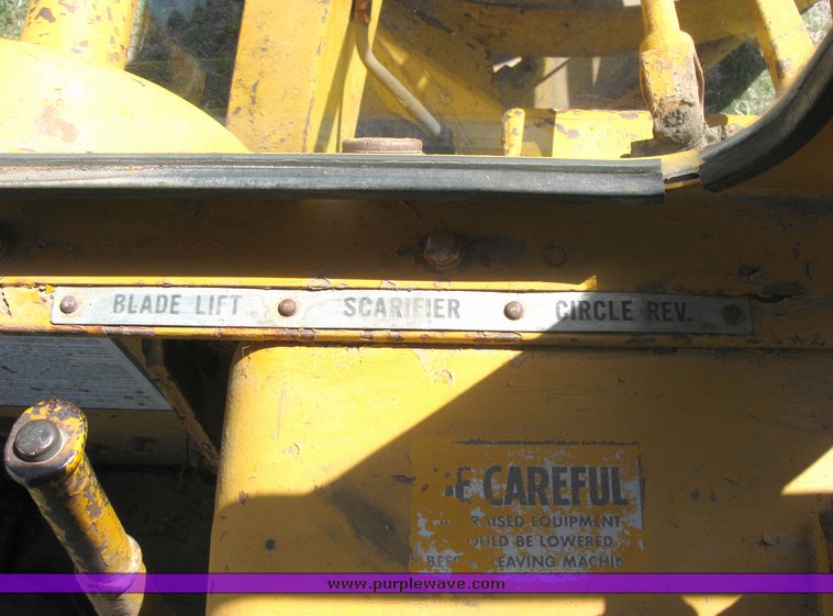 image for item 3978 1955 Caterpillar 12T motor grader