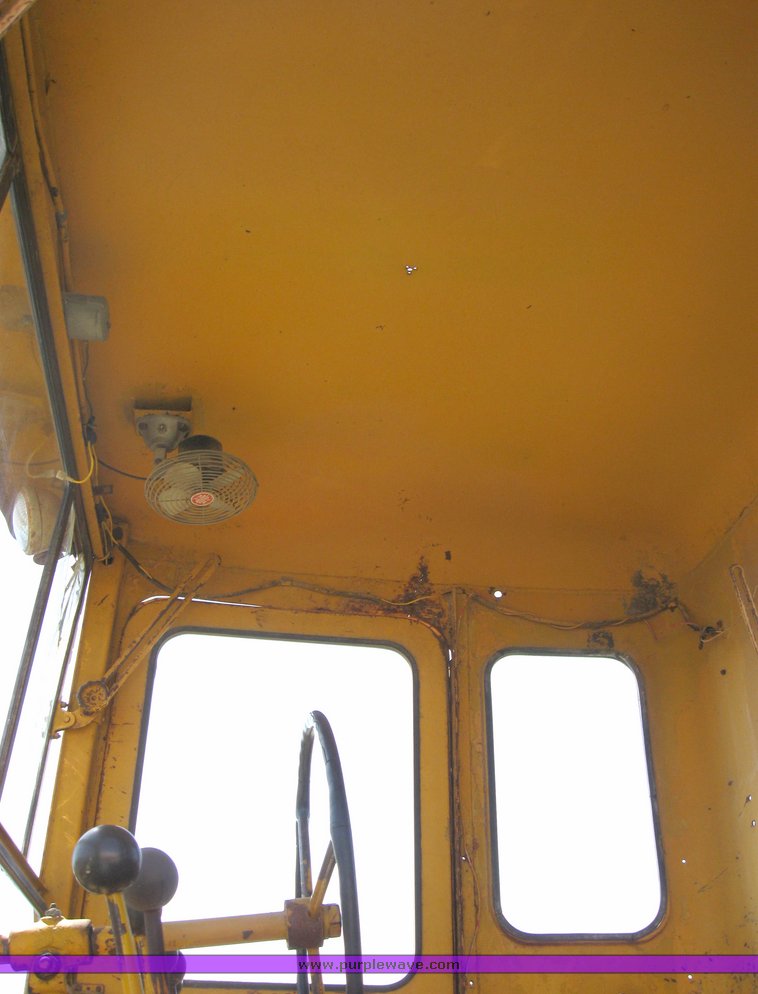 image for item 3978 1955 Caterpillar 12T motor grader