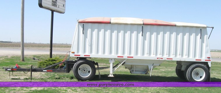 image for item 3979 1995 Jet 22' hopper trailer
