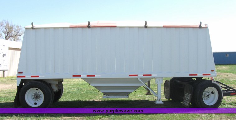 image for item 3979 1995 Jet 22' hopper trailer