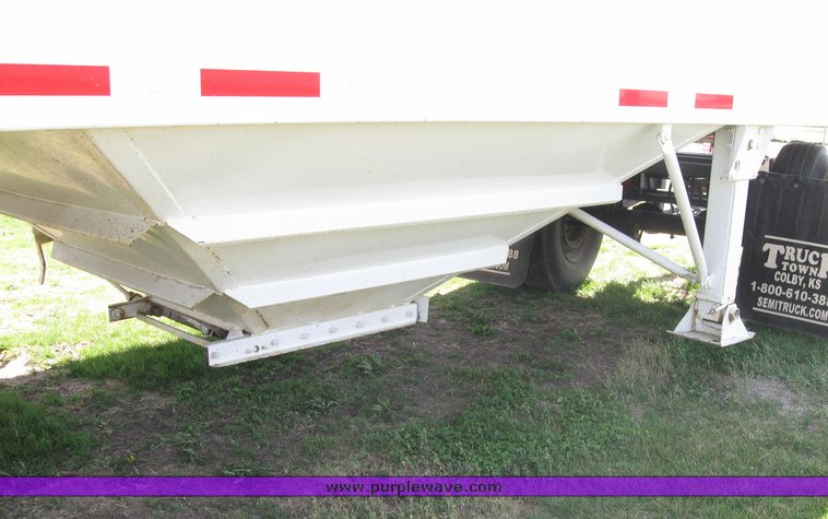 image for item 3979 1995 Jet 22' hopper trailer