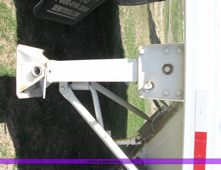 image for item 3979 1995 Jet 22' hopper trailer