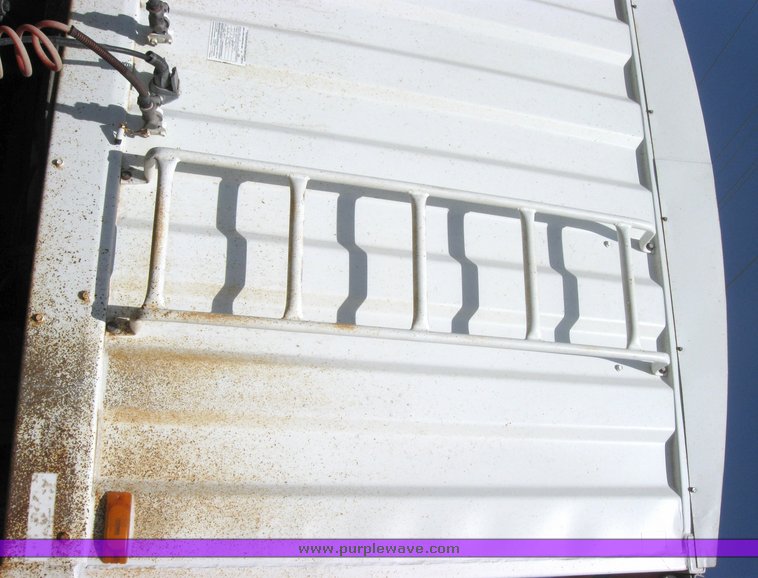 image for item 3979 1995 Jet 22' hopper trailer