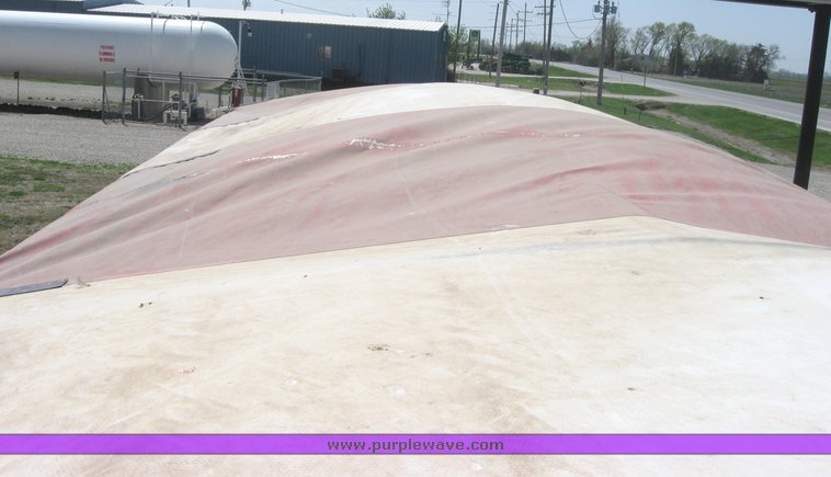 image for item 3979 1995 Jet 22' hopper trailer