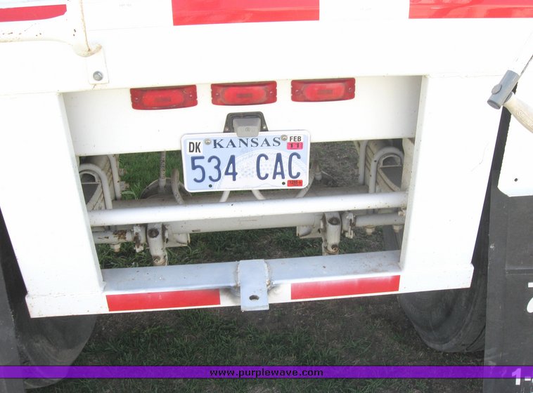 image for item 3979 1995 Jet 22' hopper trailer