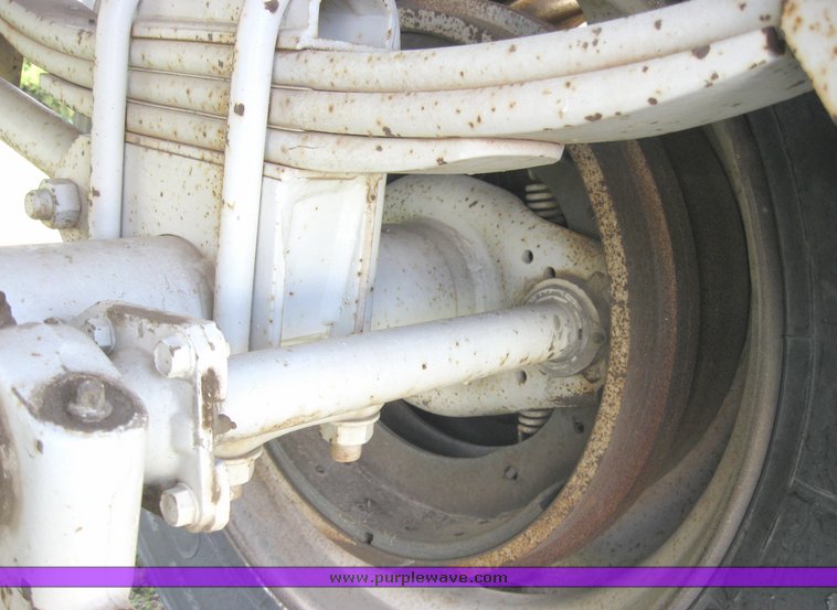 image for item 3979 1995 Jet 22' hopper trailer