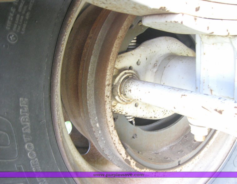 image for item 3979 1995 Jet 22' hopper trailer