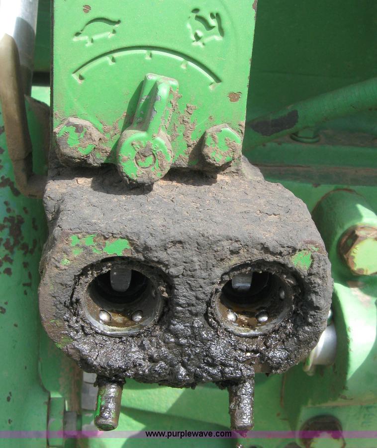 image for item 3980 John Deere 4640 tractor