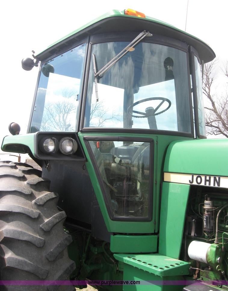 image for item 3980 John Deere 4640 tractor