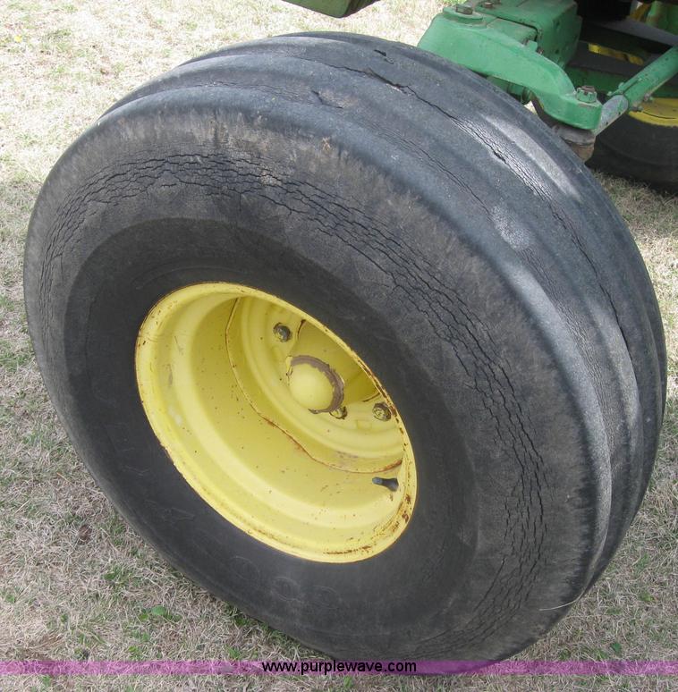 image for item 3980 John Deere 4640 tractor