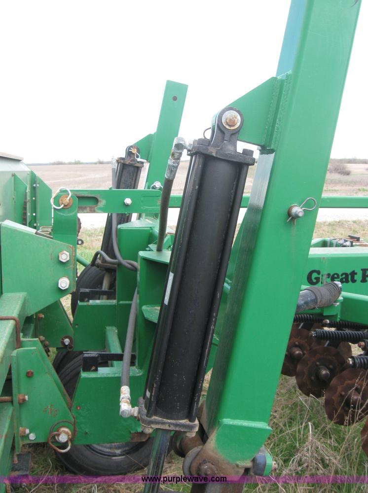 image for item 3983 Great Plains solid stand no-till double-disk drill