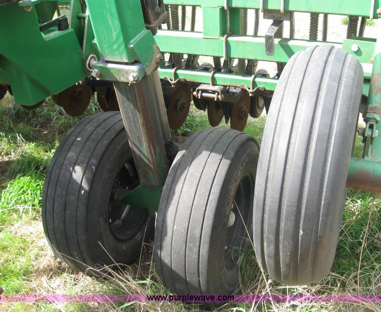 image for item 3983 Great Plains solid stand no-till double-disk drill