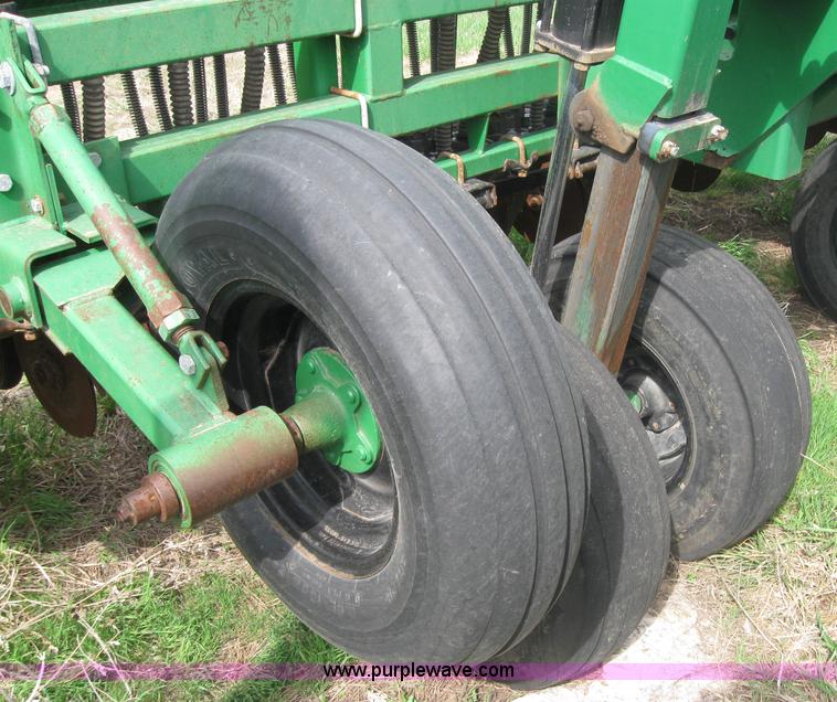 image for item 3983 Great Plains solid stand no-till double-disk drill