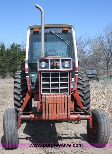 image for item 4003 International Harvester 1086 tractor