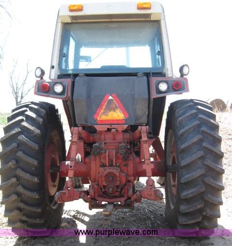 image for item 4003 International Harvester 1086 tractor