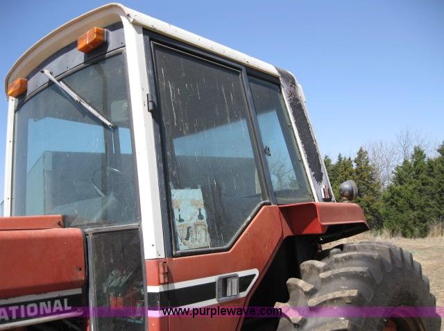 image for item 4003 International Harvester 1086 tractor