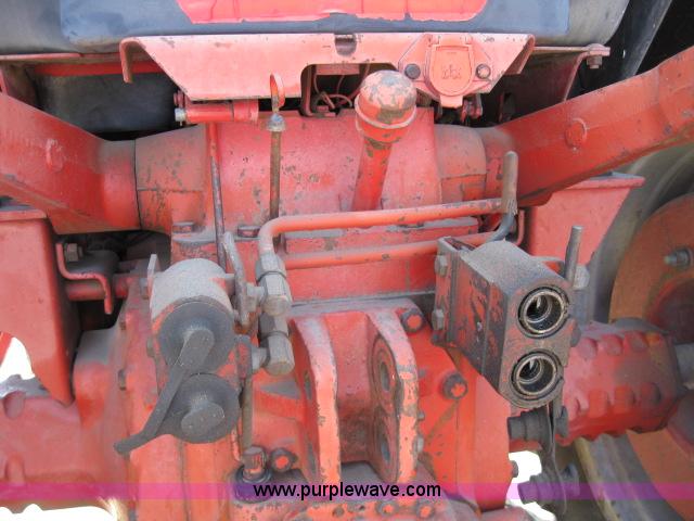 image for item 4003 International Harvester 1086 tractor
