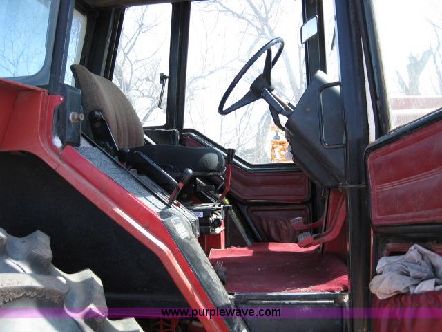 image for item 4003 International Harvester 1086 tractor