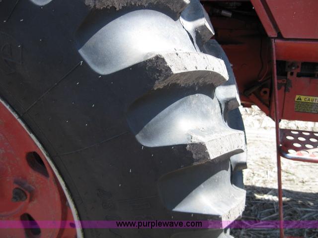image for item 4003 International Harvester 1086 tractor