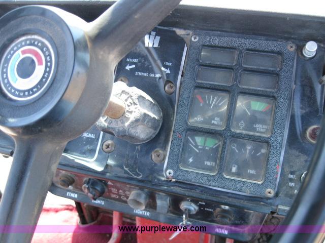 image for item 4003 International Harvester 1086 tractor