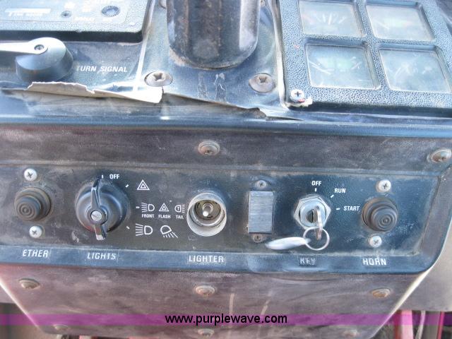 image for item 4003 International Harvester 1086 tractor