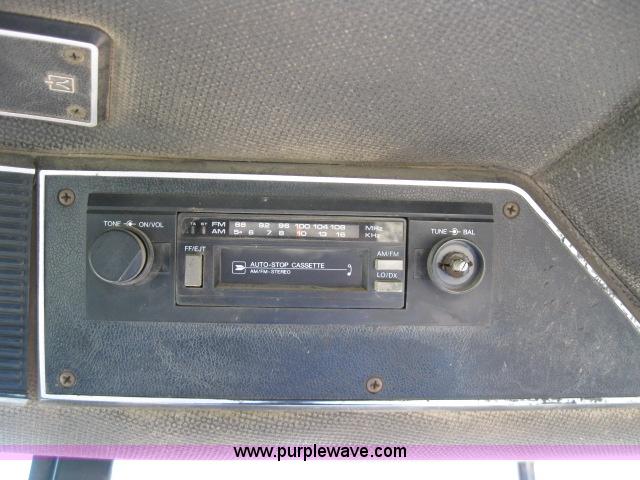 image for item 4003 International Harvester 1086 tractor