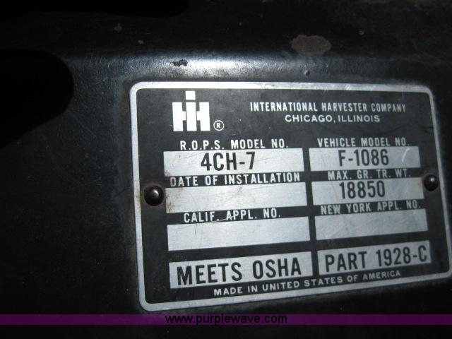 image for item 4003 International Harvester 1086 tractor