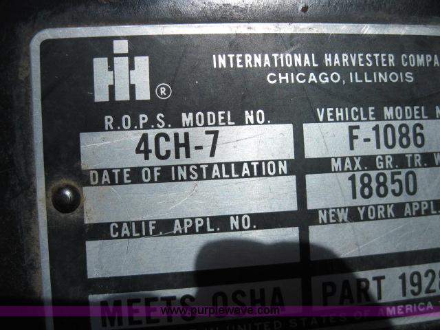 image for item 4003 International Harvester 1086 tractor
