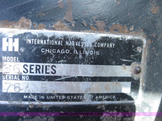 image for item 4003 International Harvester 1086 tractor