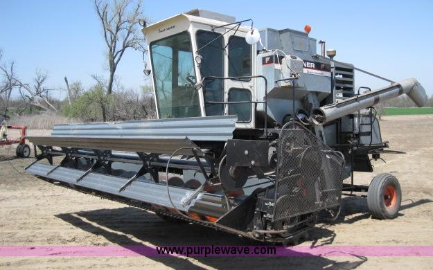image for item 4005 1976 Allis Chalmers Gleaner F combine