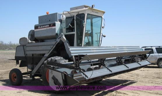 image for item 4005 1976 Allis Chalmers Gleaner F combine