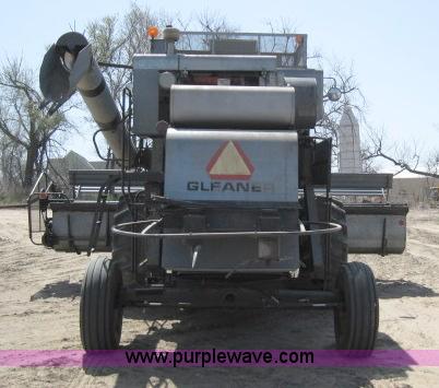 image for item 4005 1976 Allis Chalmers Gleaner F combine