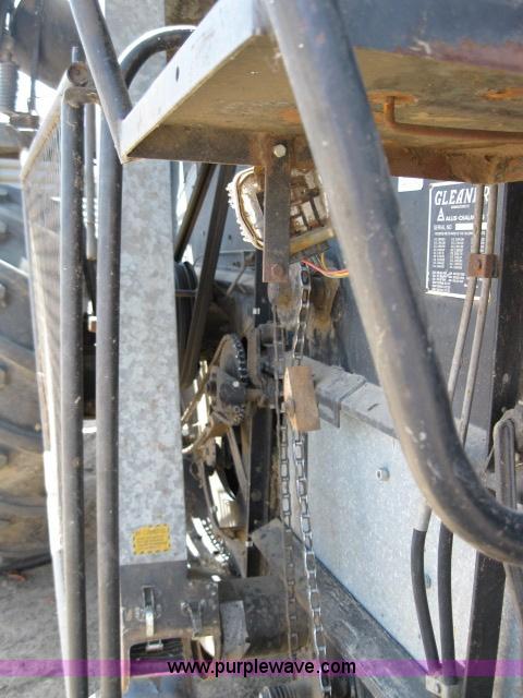 image for item 4005 1976 Allis Chalmers Gleaner F combine