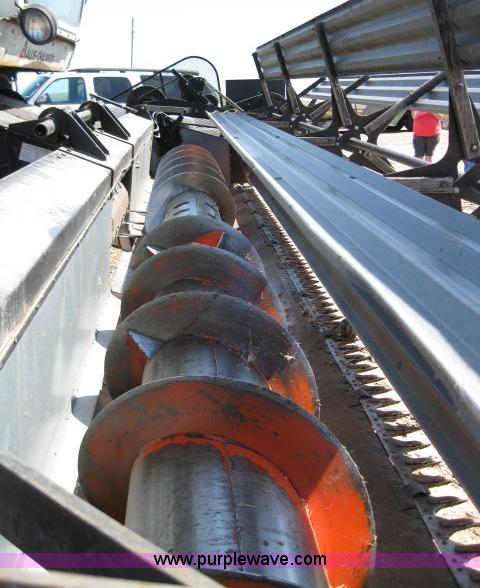 image for item 4005 1976 Allis Chalmers Gleaner F combine