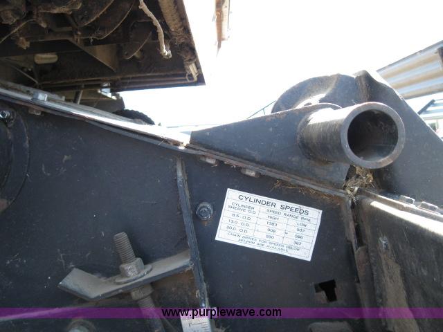 image for item 4005 1976 Allis Chalmers Gleaner F combine